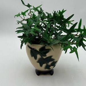 Vintage Ivy Planter